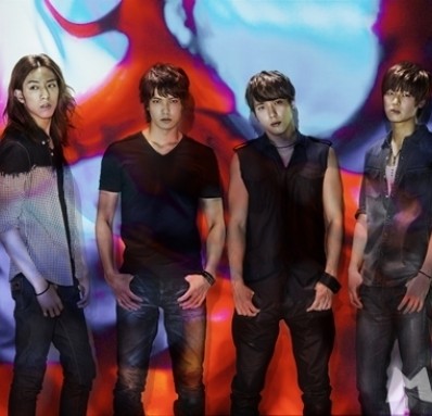 ʵCNBLUE 10ձѲ